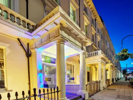 Holiday Inn Express LONDON - VICTORIA by IHG Отели рядом с достопримечательностью «Daily Telegraph»