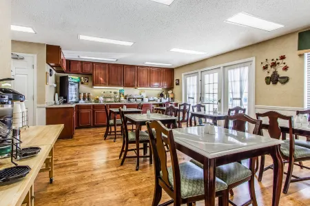 Quality Inn Scottsboro US/72-Lake Guntersville Area Отели в г. Скотсборо