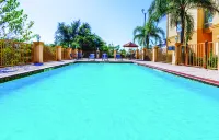 La Quinta Inn & Suites by Wyndham Winnie