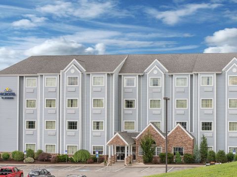 Microtel Inn & Suites by Wyndham Waynesburg