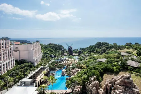 Lotte Hotel Jeju Отели рядом с достопримечательностью «Bonte Museum»