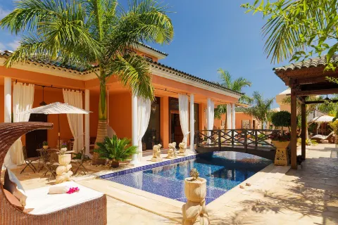 Royal Garden Villas, Luxury Hotel