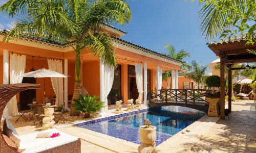 Royal Garden Villas, Luxury Hotel