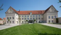 Hotel Kloster Holzen Hôtels à : Asbach-Baumenheim