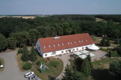 Hotel-Pension am Mühlberg Hotel dekat Spreewelten Bad