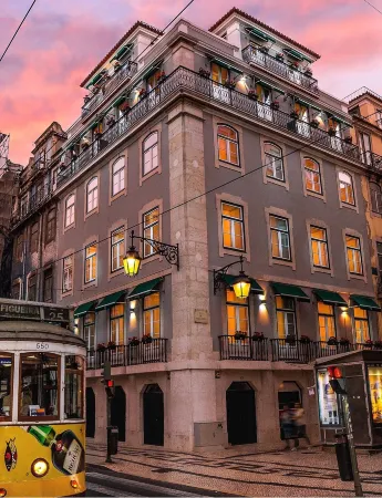 Villa Baixa - Lisbon Luxury Apartments Отели рядом с достопримечательностью «Смотровая площадка Сан Педру де Алкантара»