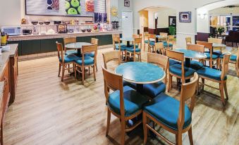 La Quinta Inn & Suites by Wyndham Weatherford OK