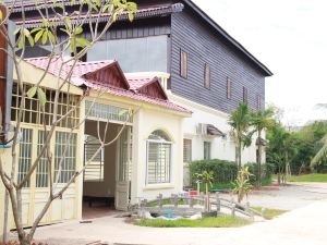 Don Bosco and Vary Guesthouse