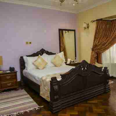 La Belle Villa Rooms