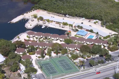 The Reef at Marathon, Florida Keys Hotels near Marathon Tropical Island Outlet