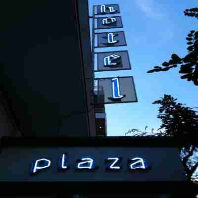 Plaza Hotel Hotel Exterior