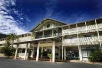 Mantra Club Croc Hotels near Daydream Island