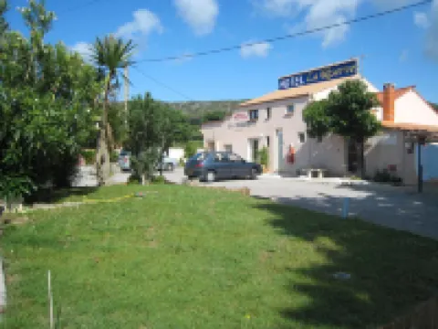 Hotel la Reserve Hotels in 