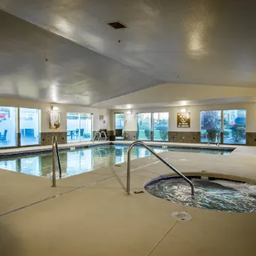 Clarion Pointe Wenatchee