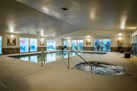 Clarion Pointe Wenatchee Отели в г. Веначи