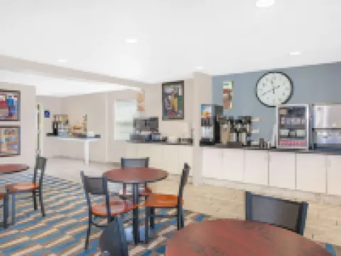 Microtel Inn & Suites by Wyndham Clear Lake Hotels in Clear Lake