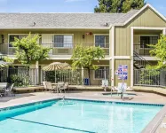Quality Inn Petaluma - Sonoma - Swimmingpools
