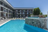 Hôtel le Principal - Pools