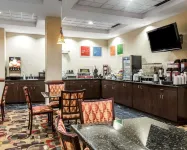 Comfort Suites - Desayuno