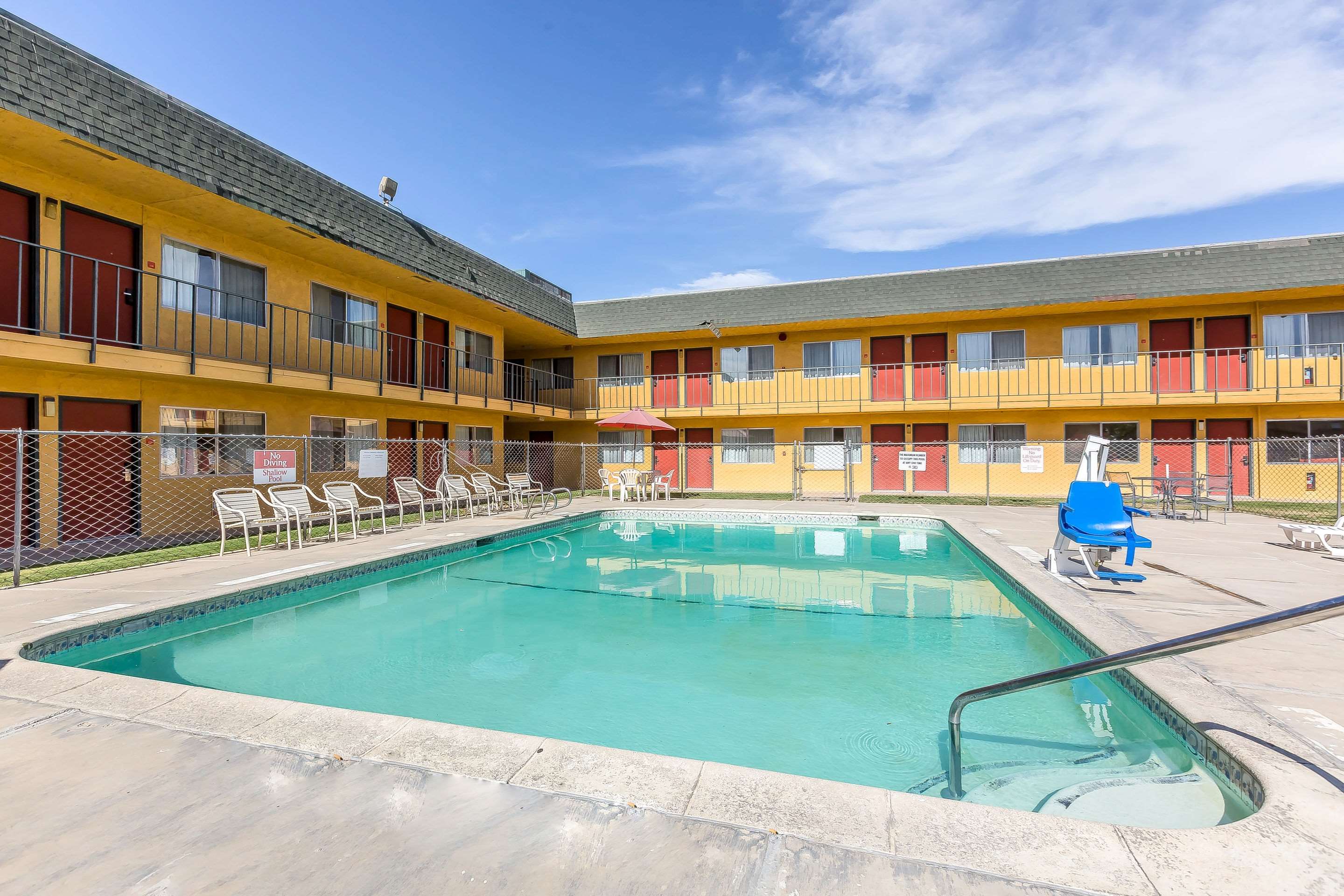 SureStay Hotel by Best Western Buttonwillow