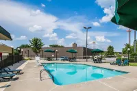 Quality Inn Madison - Swimmingpools