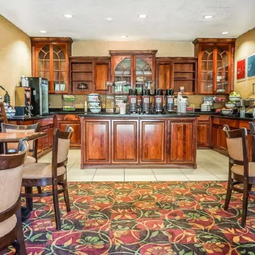 Quality Inn & Suites Roswell North