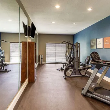 Comfort Suites Near Tanger Outlet Mall