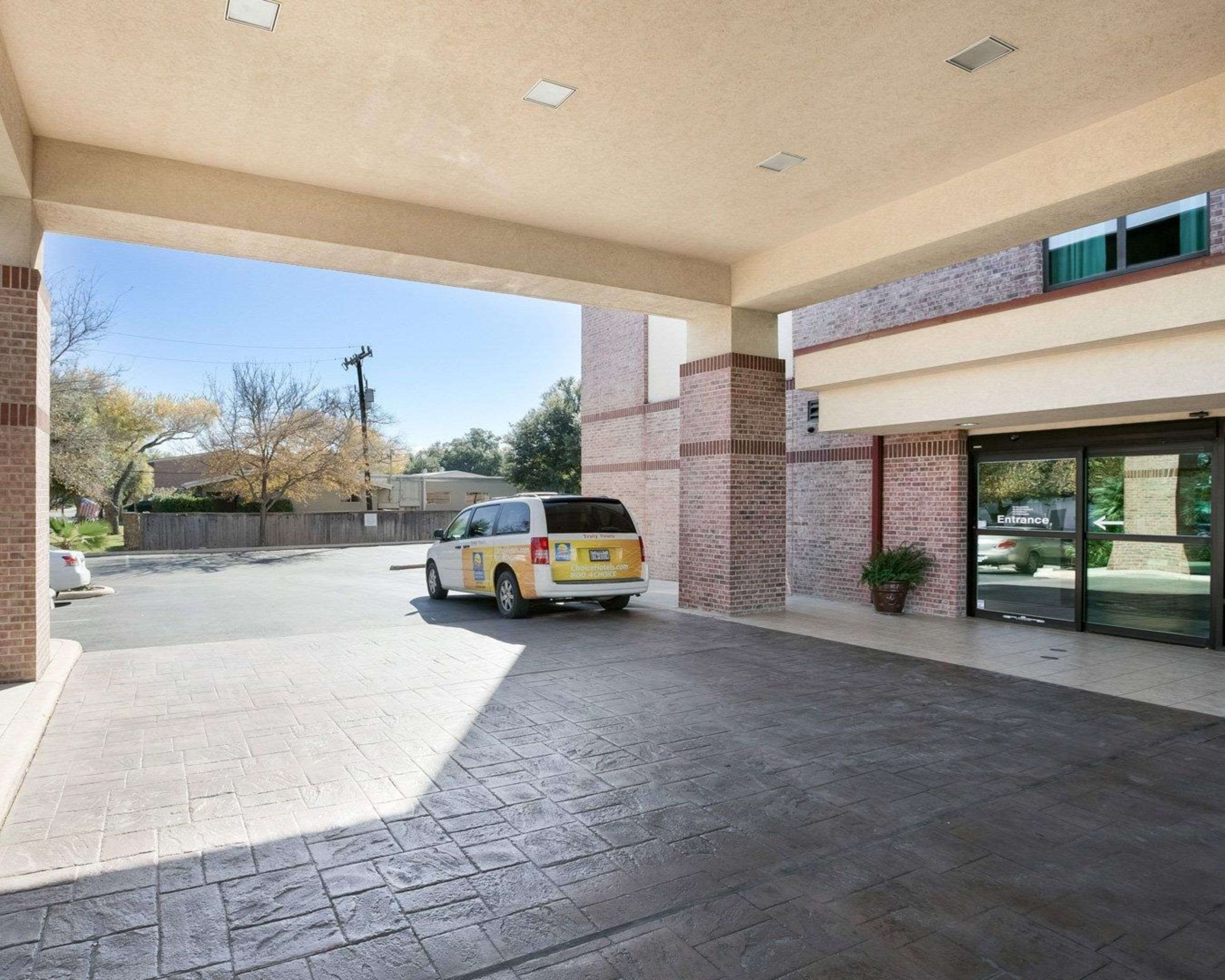 Comfort Inn & Suites San Antonio Airport