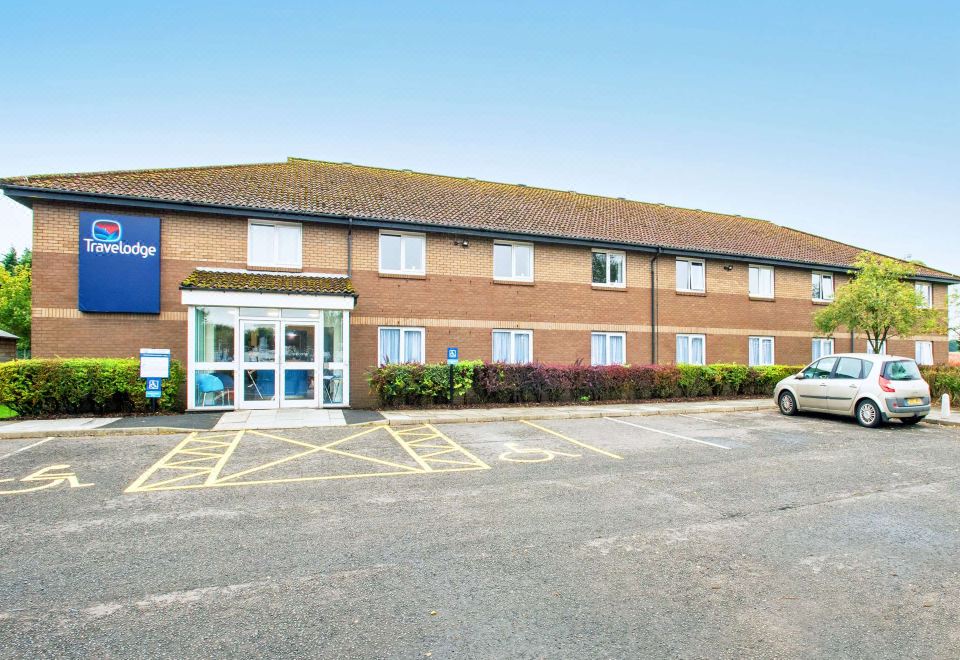 Travelodge Kinross M90 - Housity