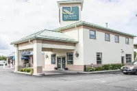 Riviera Inn & Suites 1000 Islands Hotels in der Nähe von Thousand Islands Playhouse