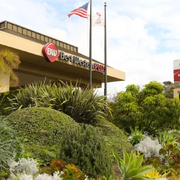 Best Western Plus South Coast Inn
