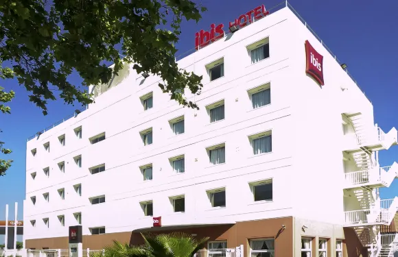 宜必思巴塞隆拿卡斯特德菲爾斯酒店