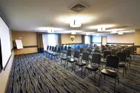 Best Western Plus Flint Airport Inn  Suites Hôtels à : Mundy Township