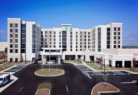 엠버시 스위트 바이 힐튼