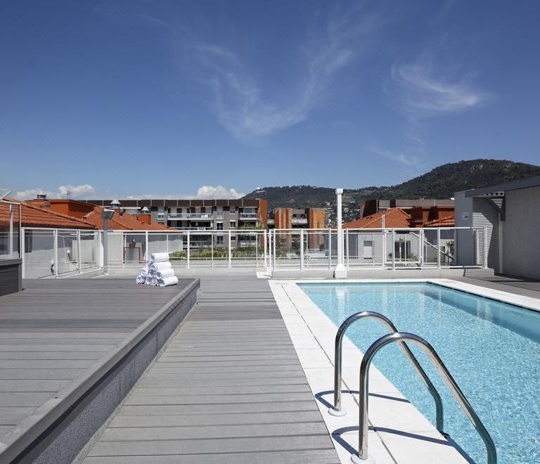 2. 하이파크 바이 ..