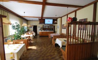 Hotel Gasthof am Waldeck - Housity