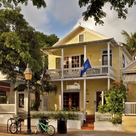 Tropical Inn