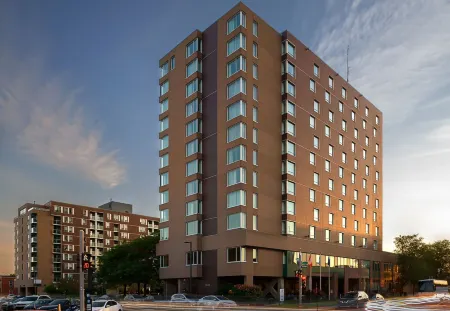 Delta Hotels Trois Rivieres Conference Centre Отели рядом с достопримечательностью «Парк Сарсель»