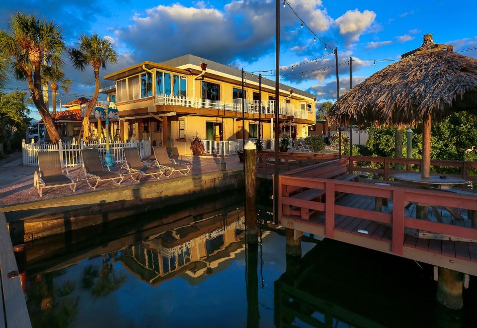 Bayview Plaza Waterfront Resort-Saint Pete Beach Updated 2023 Room  Price-Reviews u0026 Deals | Trip.com