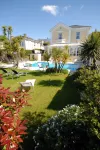 Riviera Lodge Hotel