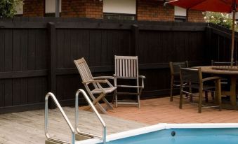 Knightsbridge Court Motor Lodge