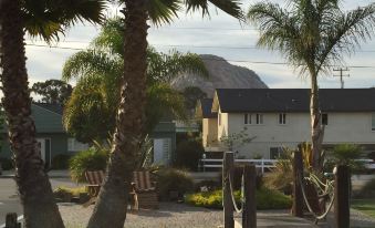 Beach Bungalow Inn and Suites