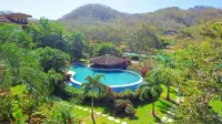 The Oaks Tamarindo Pool Front Condominiums Fast Wifi - Pet-friendly