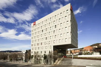 Ibis Barcelona Santa Coloma Hotels near Parc de Turo Caritg