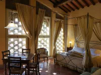 Borgo Colleoli Resort Hotels in Palaia