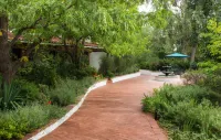 Casa Blanca Inn and Suites