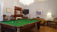 Stone Maiden Inn Hotels in Stratford