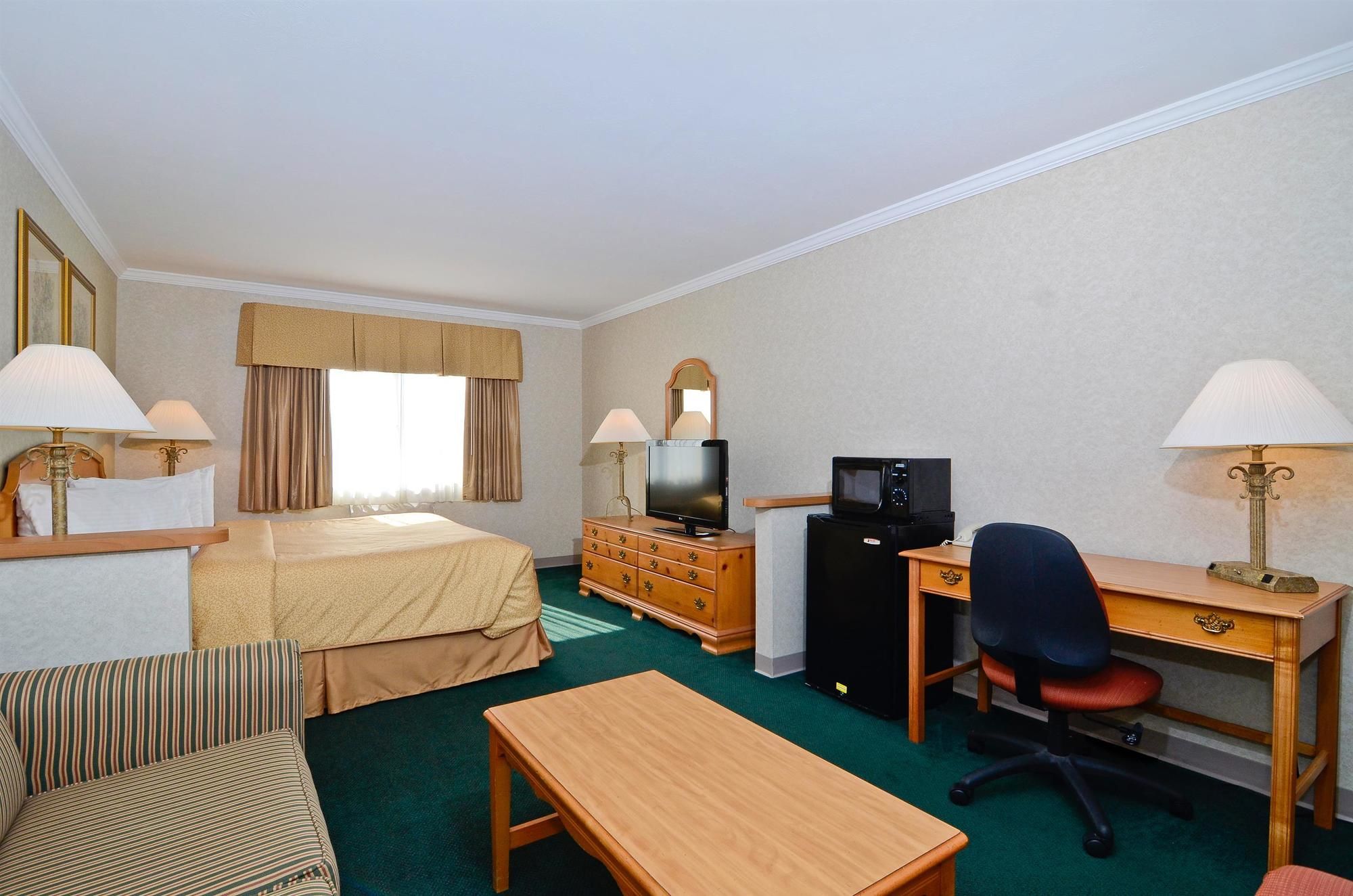 Magnuson Grand Pioneer Inn and Suites