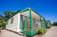 Nrma Bowen Beachfront Holiday Park - Beach