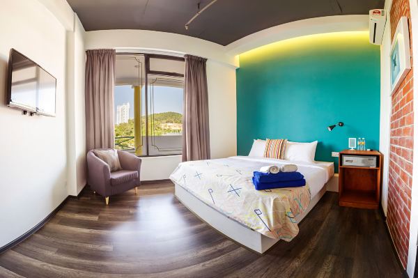 Roomies Suites